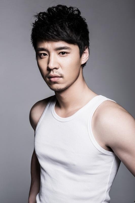 演员冠廷,光影交织的演艺人生